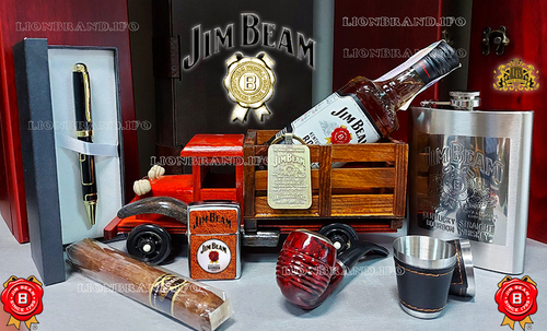 Gift set in a wooden suitcase Jeam Beam bourbon collectible